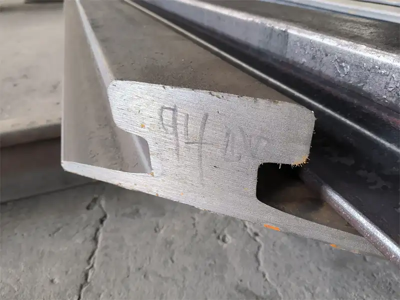 DIN536 crane rail cutting angle